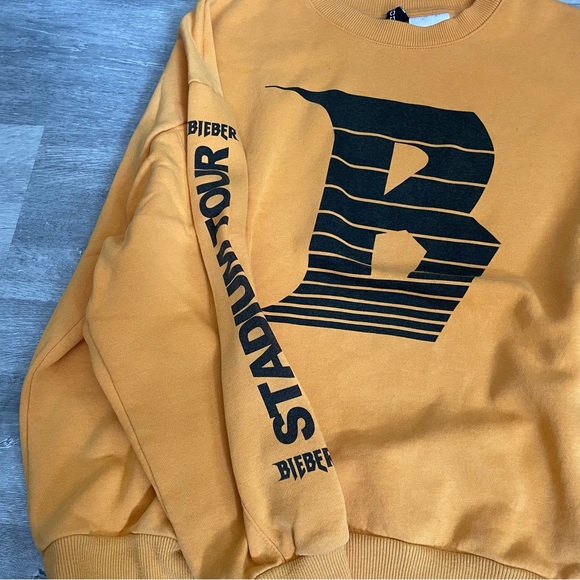 Justin Bieber Stadium Tour 2017 Crewneck Sweatshirt Size Large - Picture 2 of 6